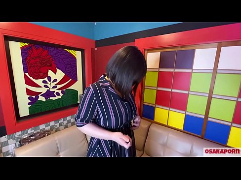 ❤️ Keçika japonî ya bi çîtikên mezin bi lîstokên seksê masturbasyonê dike û orgazmê dike. Ew di hevpeyivînekê de behsa serpêhatiya xwe ya gêj dike. Pîskên mezin û pisîkên porî bi dengekî bilind nalîn. Osakaporn ❤❌ Porno li me ❌️