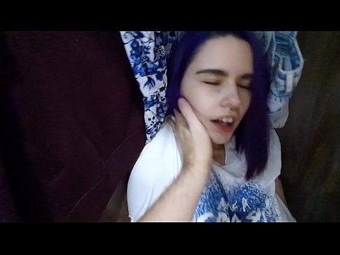 ❤️ Xwişka min di dolabê de dît û alîkariya wê kir ❤❌ Porno li me ❌️